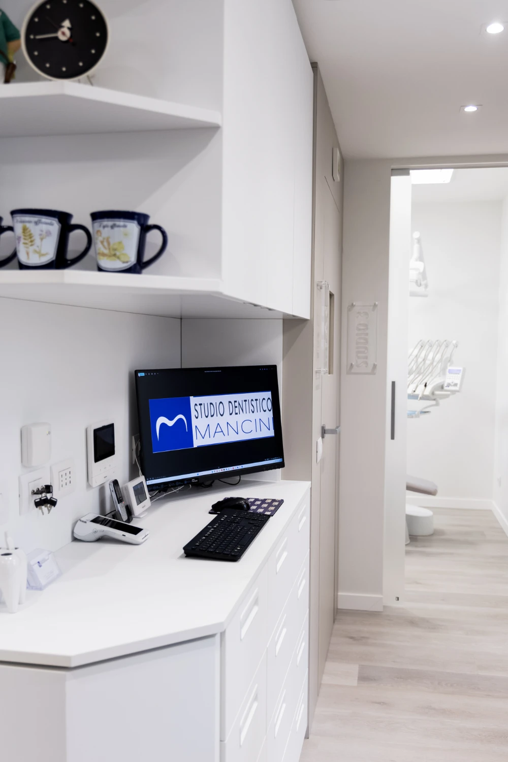 Interno studio dentistico mancini | Pieve Emanuele | Opera | San Giuliano Milanese | Francesca Mancini | Franco Mancini